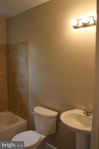 18908 White Oak Dr, Triangle, VA 22172 photo 7