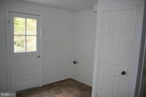 18908 White Oak Dr, Triangle, VA 22172 photo 12