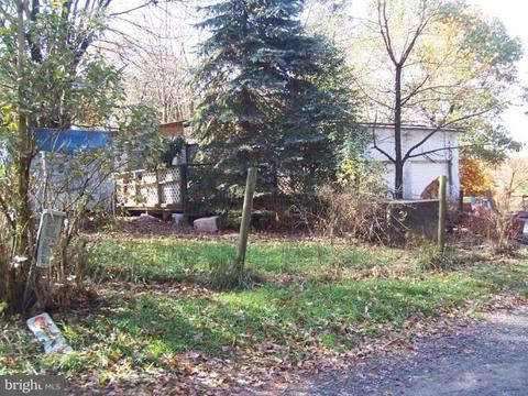 93 Chive Ln, Falling Waters, WV 25419 photo 2