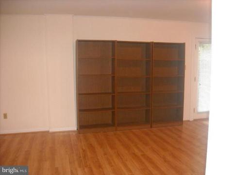 5973 Queenston St, Springfield, VA 22152 photo 3