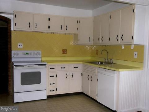 5956 Atteentee Rd, Springfield, VA 22150 photo 6