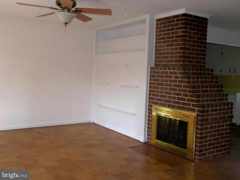 5956 Atteentee Rd, Springfield, VA 22150 photo 2