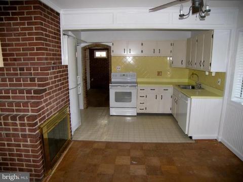 5956 Atteentee Rd, Springfield, VA 22150 photo 7