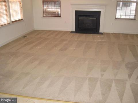 8903 Sumner Grove Dr, Laurel, MD 20708 photo 5