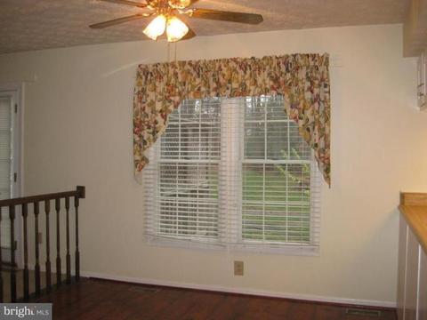 173 Applegate Dr, Sterling, VA 20164 photo 6
