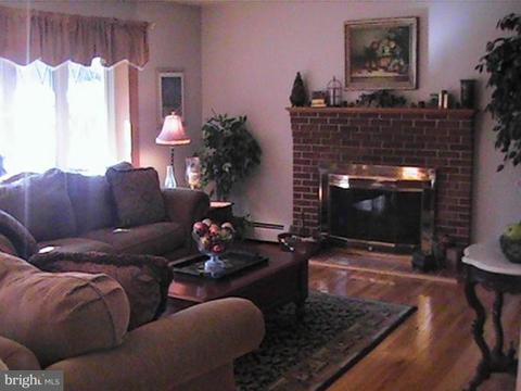 2402 Stoneyside Dr, Fallston, MD 21047 photo 4