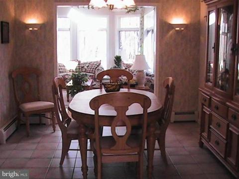 2402 Stoneyside Dr, Fallston, MD 21047 photo 2
