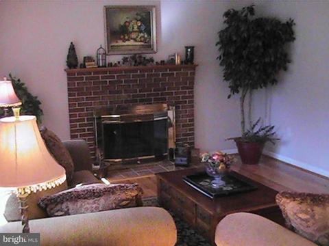 2402 Stoneyside Dr, Fallston, MD 21047 photo 5