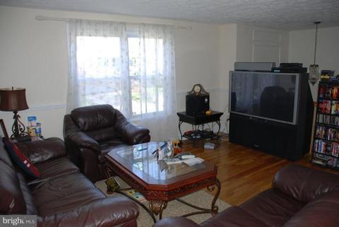 1803 Pinecroft Ct, Frederick, MD 21702 photo 3