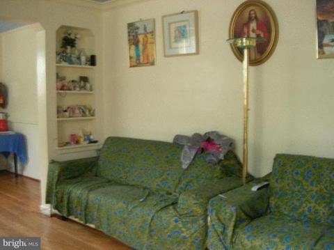 302 Indian Spring Dr, Silver Spring, MD 20901 photo 2