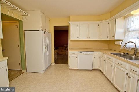 220 N Cedar St, Lititz, PA 17543 photo 7