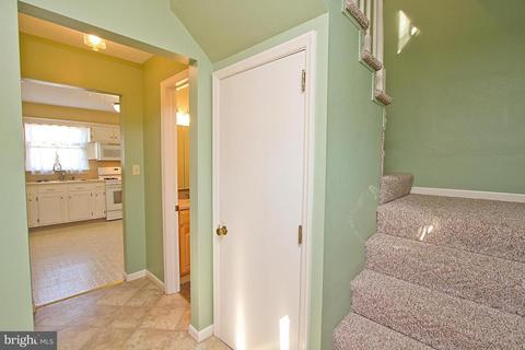 220 N Cedar St, Lititz, PA 17543 photo 2