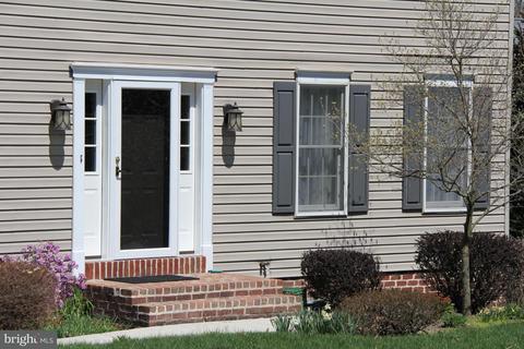 3 Warren Cir, Lititz, PA 17543 photo 2