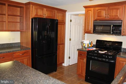 3 Warren Cir, Lititz, PA 17543 photo 5