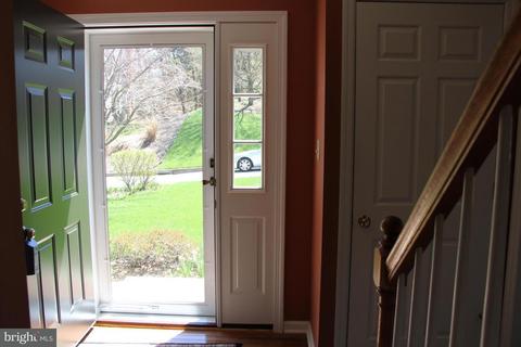 3 Warren Cir, Lititz, PA 17543 photo 3