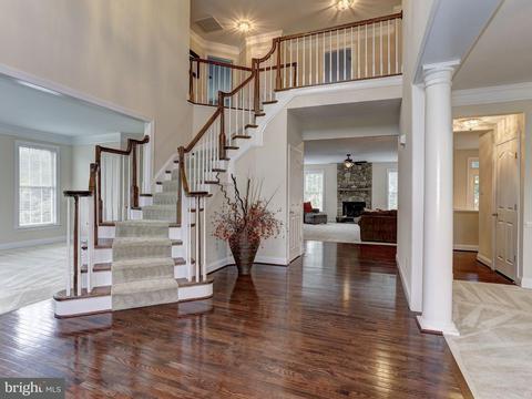 9131 Riverhill Rd, Laurel, MD 20723 photo 2