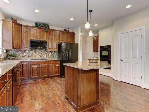 9131 Riverhill Rd, Laurel, MD 20723 photo 6