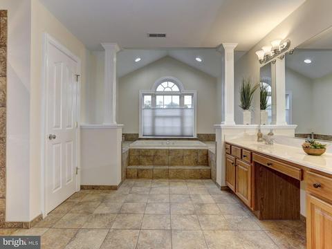 9131 Riverhill Rd, Laurel, MD 20723 photo 16