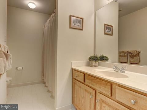 9131 Riverhill Rd, Laurel, MD 20723 photo 24