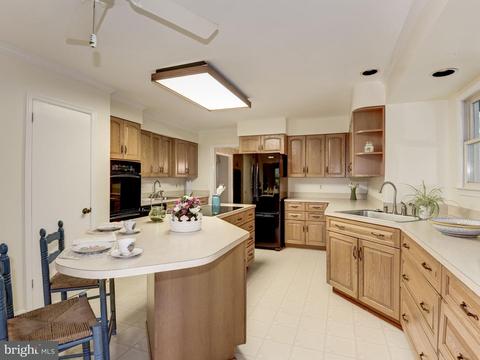 7730 Bridle Path Ln, Mclean, VA 22102 photo 10