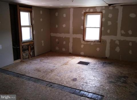 904 State St, Kitzmiller, MD 21538 photo 5