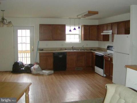401 Whispering Wind Rd, Hancock, MD 21750 photo 1