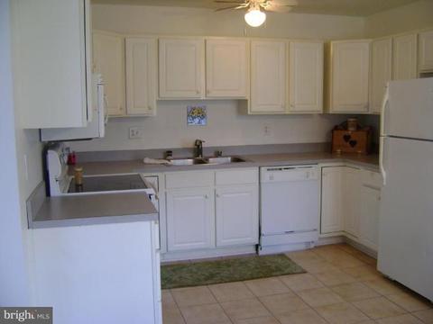 7729 Middlegate Ct, Pasadena, MD 21122 photo 5