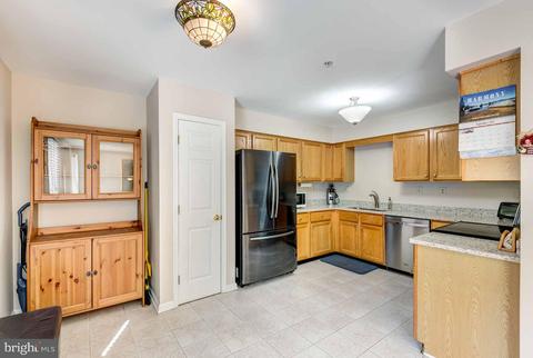 1256 Fairway Dr, Westminster, MD 21158 photo 2
