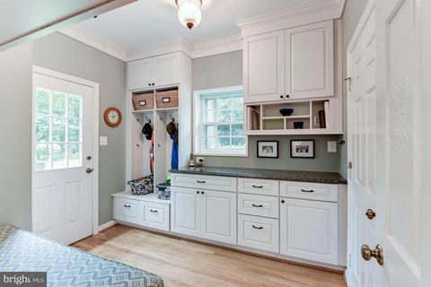 7901 Old Cedar Ct, Mclean, VA 22102 photo 11