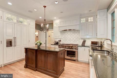 7901 Old Cedar Ct, Mclean, VA 22102 photo 8