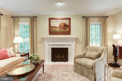 7901 Old Cedar Ct, Mclean, VA 22102 photo 5