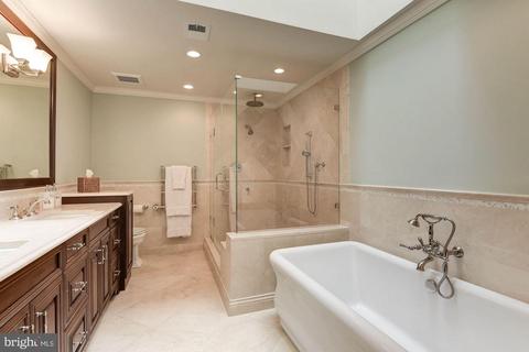 7901 Old Cedar Ct, Mclean, VA 22102 photo 17