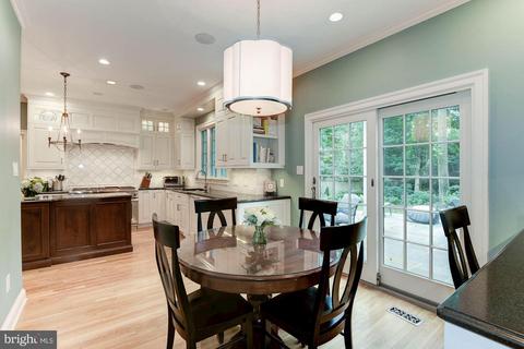 7901 Old Cedar Ct, Mclean, VA 22102 photo 10