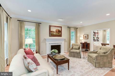 7901 Old Cedar Ct, Mclean, VA 22102 photo 4