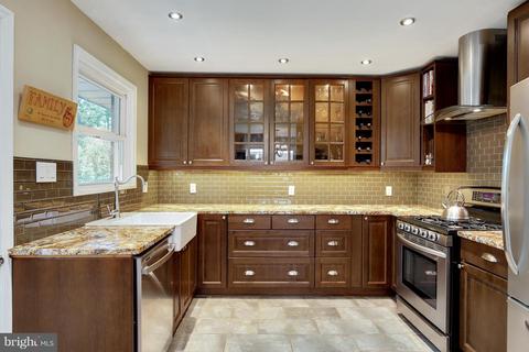 7420 Dunston St, Springfield, VA 22151 photo 8