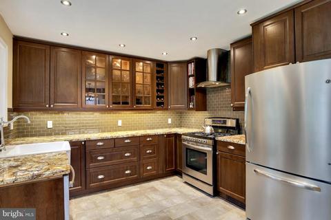 7420 Dunston St, Springfield, VA 22151 photo 9