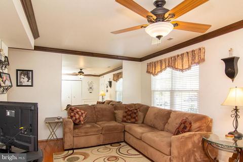 407 Logan Dr, Westminster, MD 21157 photo 3