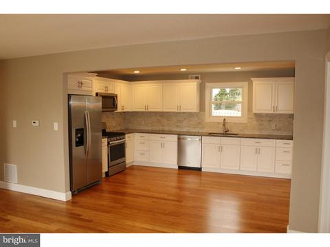 13 Shellflower Ln, Hamilton Square, NJ 08690 photo 4