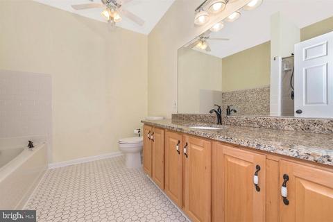 1015 Eastbourne Ter, Frederick, MD 21702 photo 16