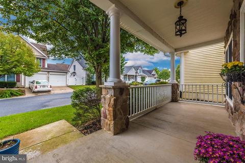 1015 Eastbourne Ter, Frederick, MD 21702 photo 2