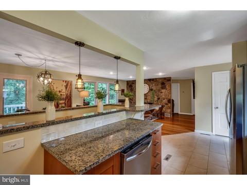 42 Perry Dr, Ewing, NJ 08628 photo 10