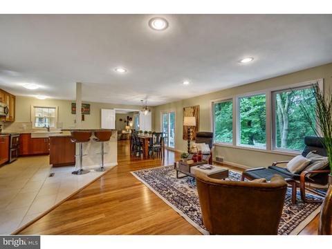 42 Perry Dr, Ewing, NJ 08628 photo 6