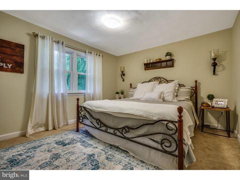 42 Perry Dr, Ewing, NJ 08628 photo 16