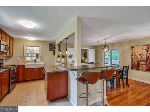 42 Perry Dr, Ewing, NJ 08628 photo 7