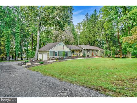 42 Perry Dr, Ewing, NJ 08628 photo 2