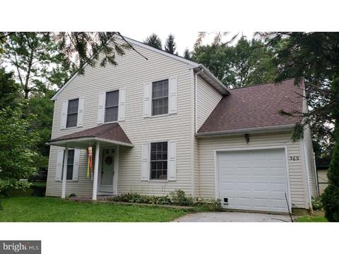 369 Sugartown Rd, Wayne, PA 19087 photo 1