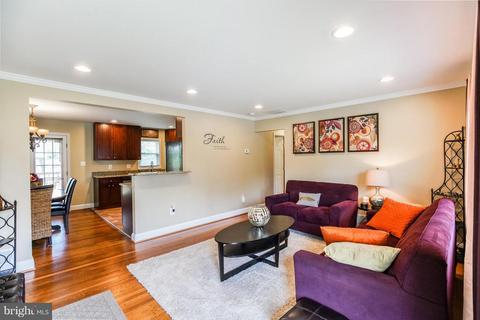 6918 Elbrook Rd, Lanham, MD 20706 photo 3