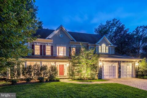 6425 Divine St, Mclean, VA 22101 photo 2