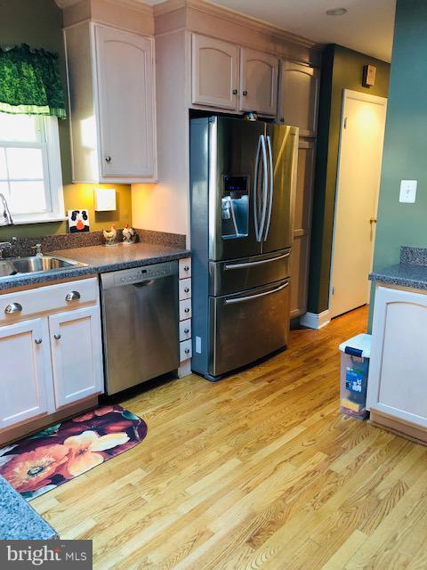 6514 Rivington Rd, Springfield, VA 22152 photo 2