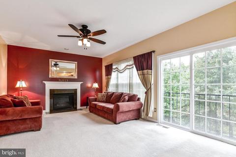 3402 Oakham Mount Dr, Triangle, VA 22172 photo 4